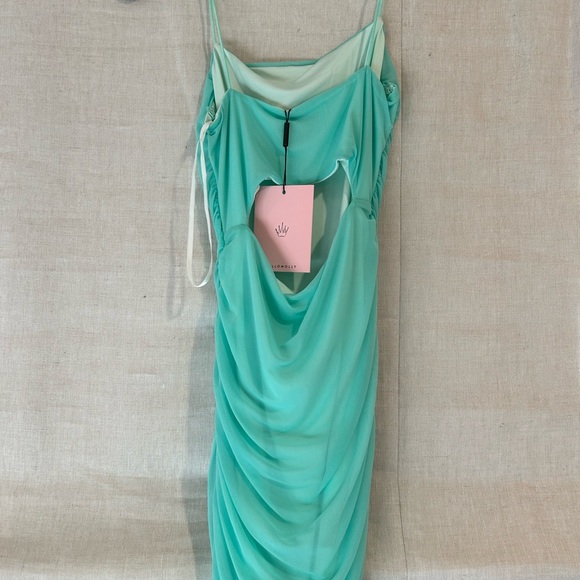 Hello Molly Green Dress - Picture 2 of 3